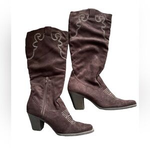 EUC - Women’s Faux Suede Cowboy Boots - Size 8.5